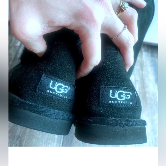 TWO pair UGG short boots classic black/chocolate brown Bailey wood button sz 6 - Picture 12 of 15